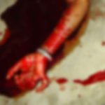 ◆ドラッグ依存の22歳女性、路上でめった切りにされ、血まみれで死ぬ