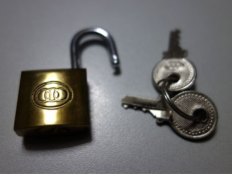 ◆南京錠をハックする。鍵を使わずに開ける３つの方法とは