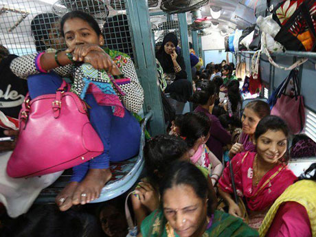 ◆インドの大都会では、電車に乗るという普通のことが恐怖に